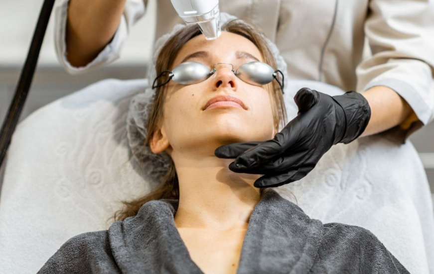 What Can a Neck Lift in Dubai Actually Fix?