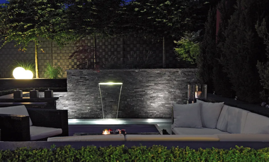 Make Your Garden Shine with a Blade Water Feature